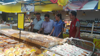 未央?yún)^(qū)市場監(jiān)管局“嚴(yán)把四關(guān)”確保“雙節(jié)”期間食品安全